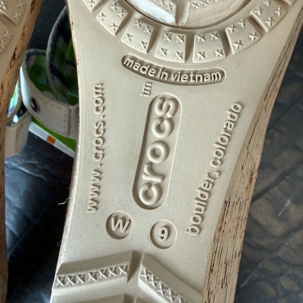 Crocs A-Leigh Mini Wedge Leather Women Size 9 Stucco New Strappy Cork Sandals